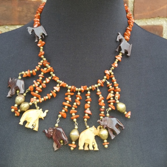 Vintage Jewelry - African animal necklace